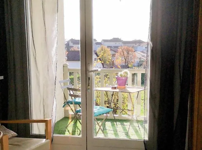 La Petite Chartreuse Couette-café La Buisse